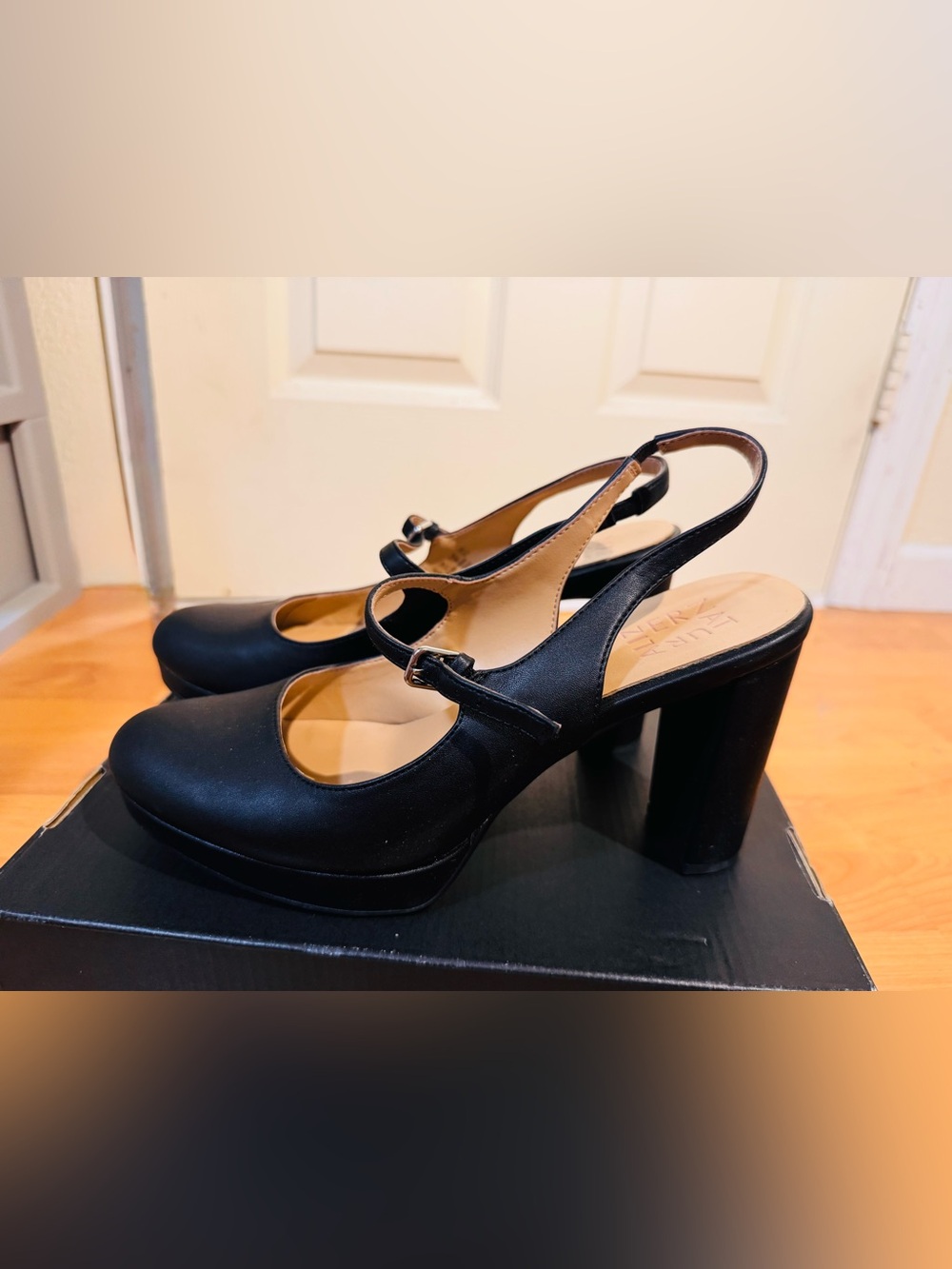 Naturalizer Black Berlin Slingback Heels size 9 - Picture 7 of 14